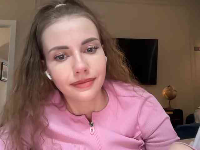 VikkiExtraCheese webcam