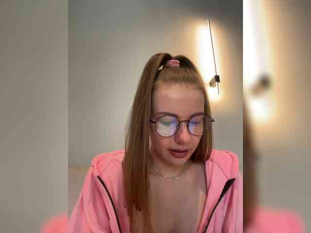 Model: VikkiExtraCheese