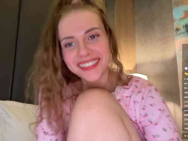 VikkiExtraCheese webcam