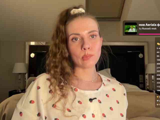 VikkiExtraCheese webcam