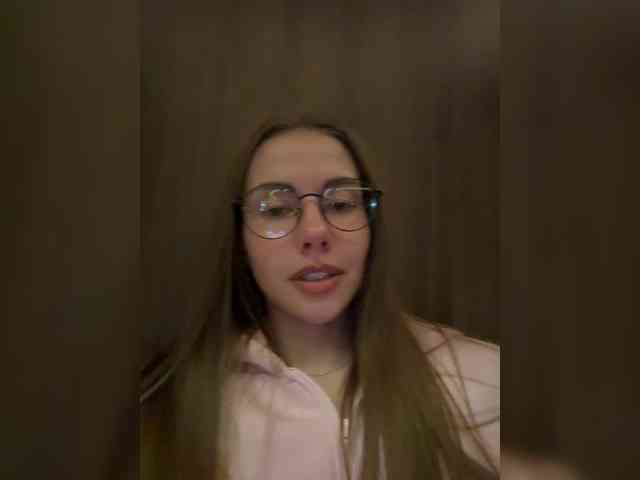 Model: VikkiExtraCheese