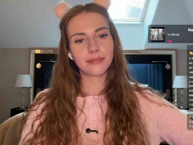 VikkiExtraCheese webcam