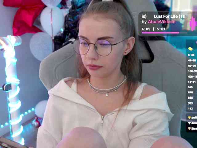 VikkiExtraCheese