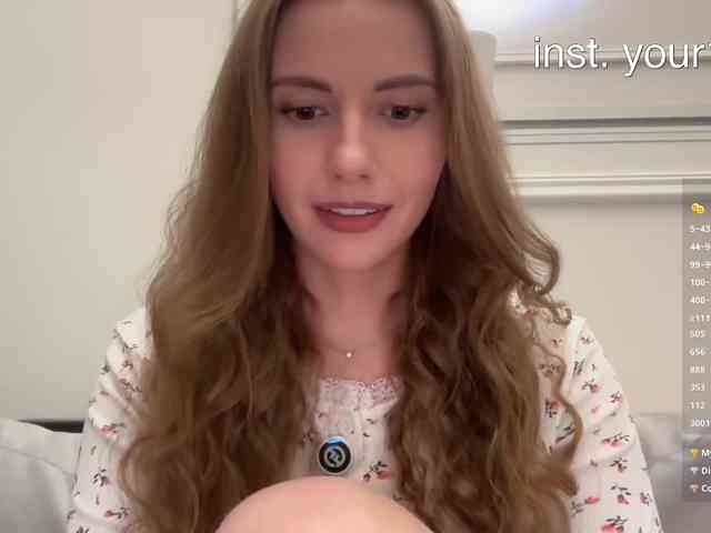 VikkiExtraCheese webcam