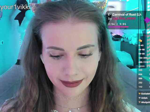 Модель: VikkiExtraCheese