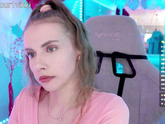 VikkiExtraCheese webcam