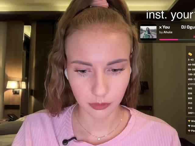 VikkiExtraCheese webcam