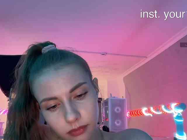 VikkiExtraCheese webcam