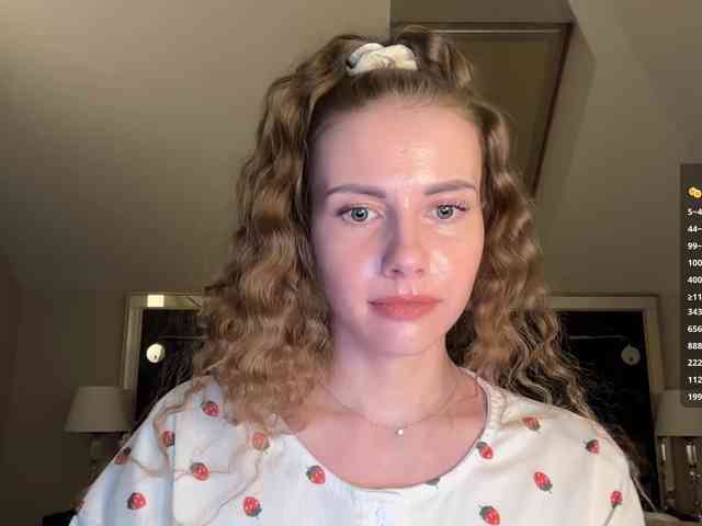 VikkiExtraCheese webcam