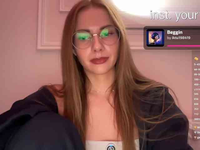 VikkiExtraCheese webcam