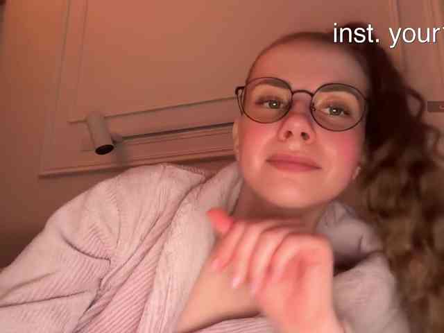 VikkiExtraCheese webcam