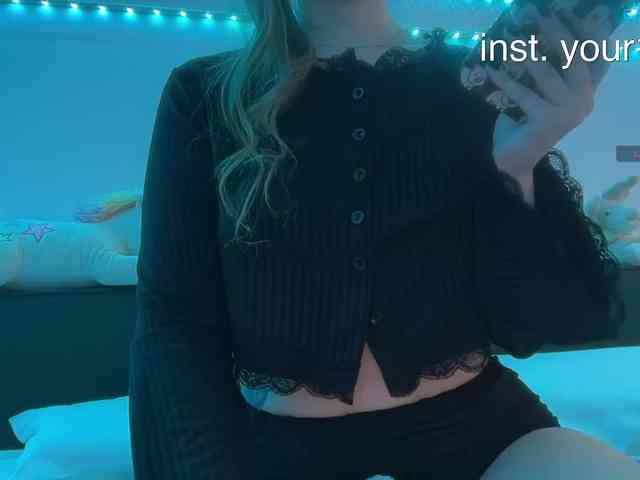 VikkiExtraCheese webcam