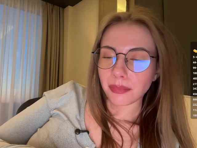 VikkiExtraCheese webcam