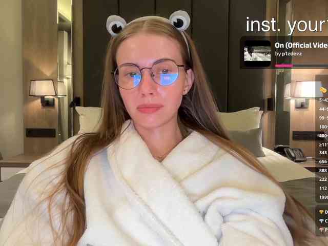 VikkiExtraCheese webcam