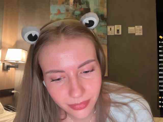 VikkiExtraCheese webcam