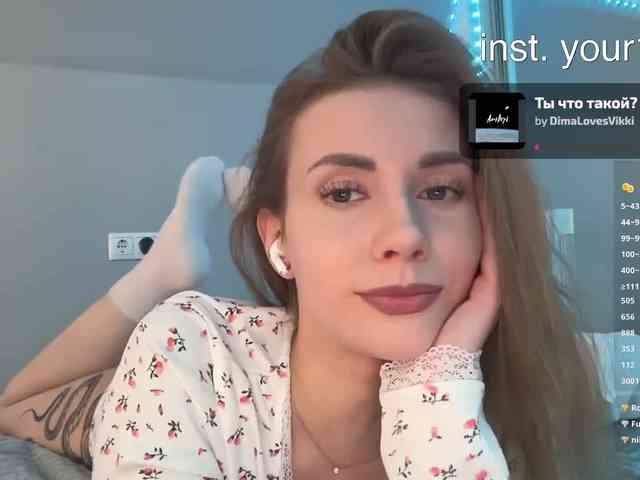 VikkiExtraCheese webcam