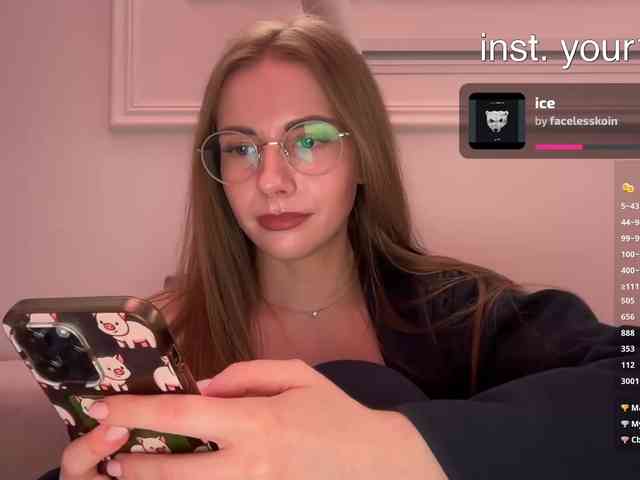 Модель: VikkiExtraCheese