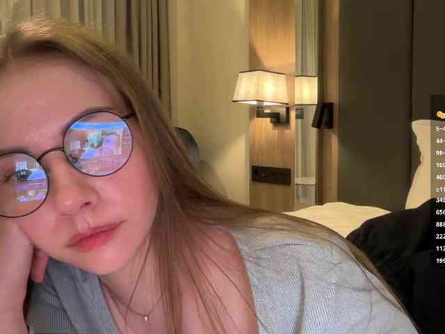 VikkiExtraCheese webcam