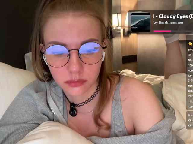 VikkiExtraCheese webcam