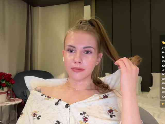 VikkiExtraCheese webcam