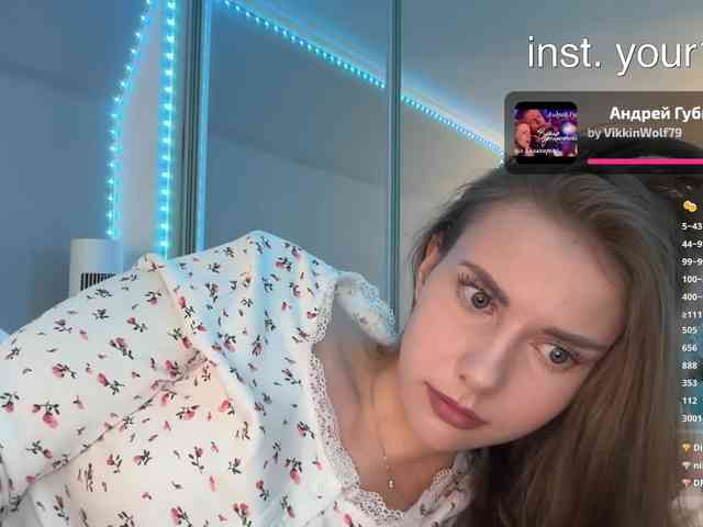 VikkiExtraCheese webcam