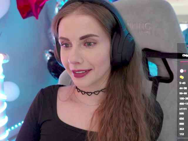 -VikkiL0vesChees... Live Webcam on BongaCams