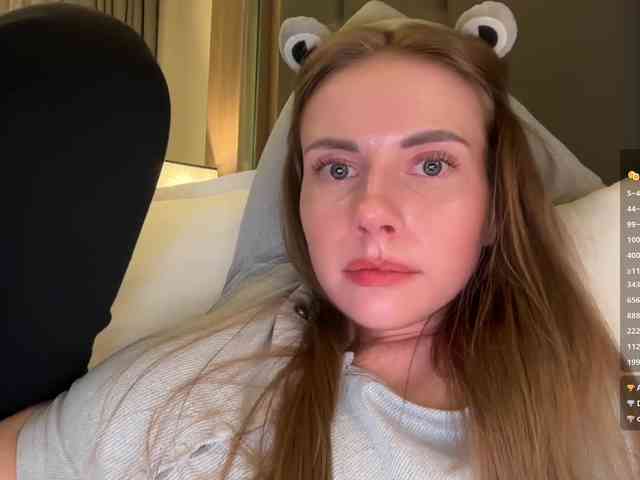 VikkiExtraCheese webcam