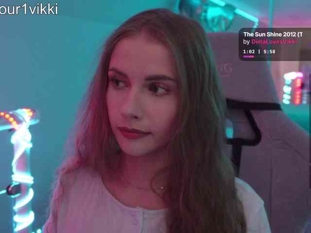 Model: VikkiExtraCheese
