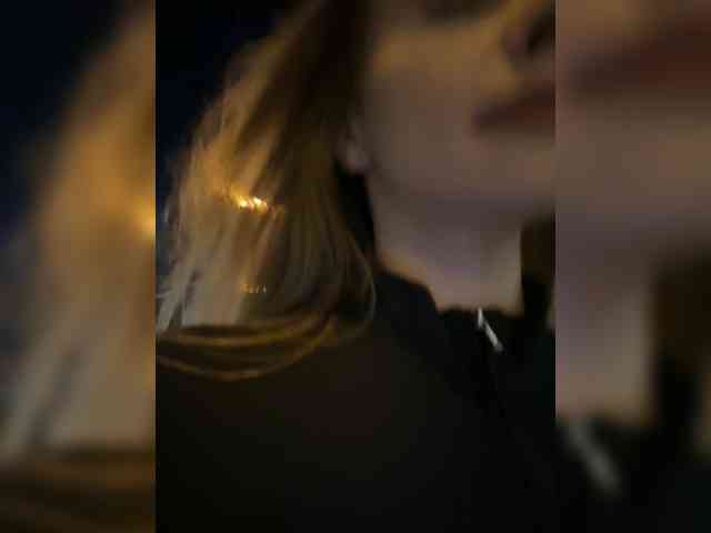 VikkiExtraCheese webcam