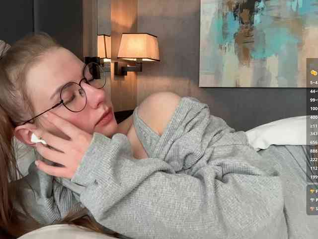 VikkiExtraCheese webcam