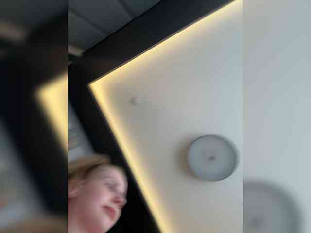 VikkiExtraCheese webcam