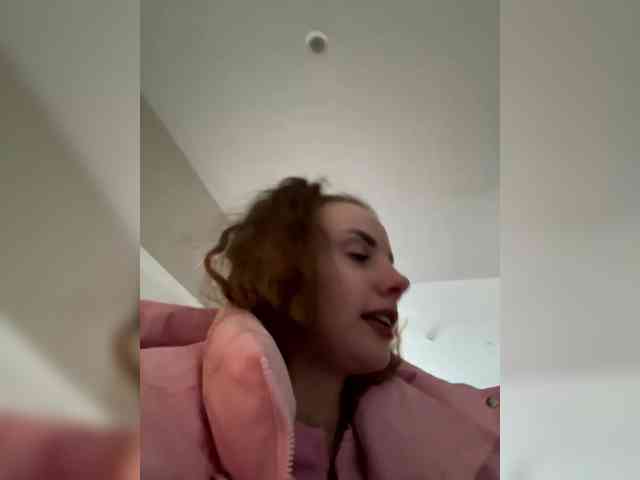 VikkiExtraCheese webcam