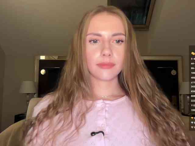 VikkiExtraCheese webcam