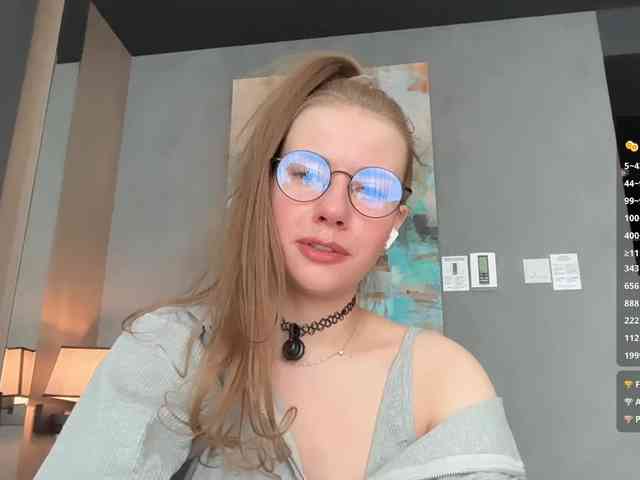 VikkiExtraCheese webcam