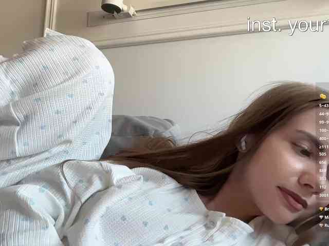VikkiExtraCheese webcam