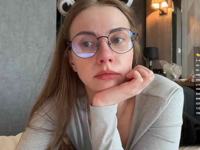 VikkiExtraCheese webcam