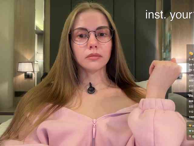 Модель: VikkiExtraCheese