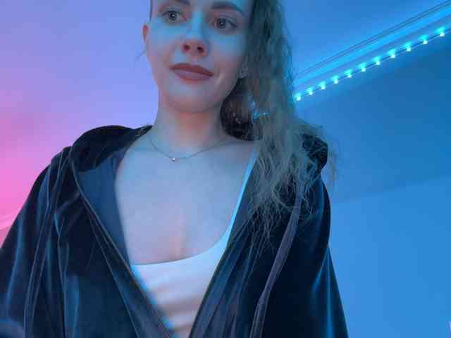 Модель: VikkiExtraCheese