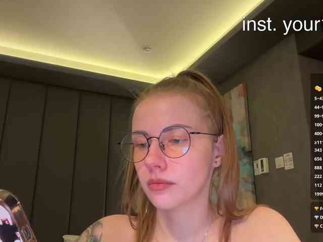 Модель: VikkiExtraCheese