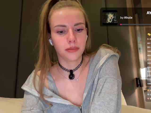 VikkiExtraCheese webcam