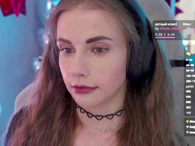 VikkiExtraCheese webcam