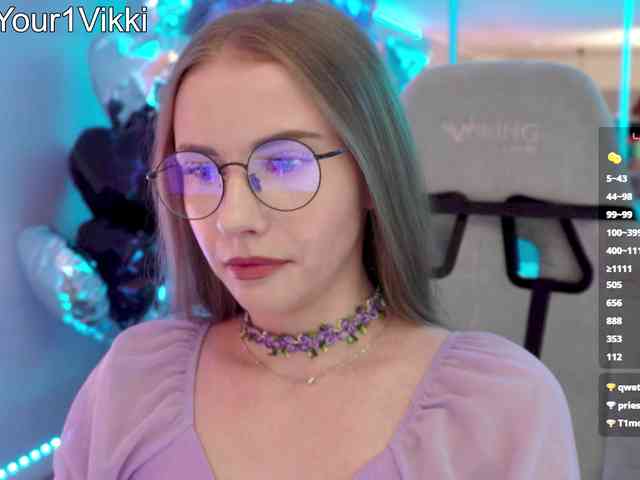Модель: VikkiExtraCheese