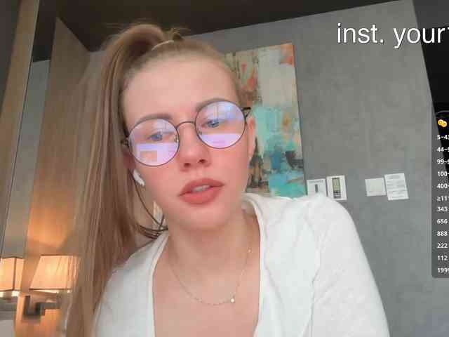 VikkiExtraCheese webcam