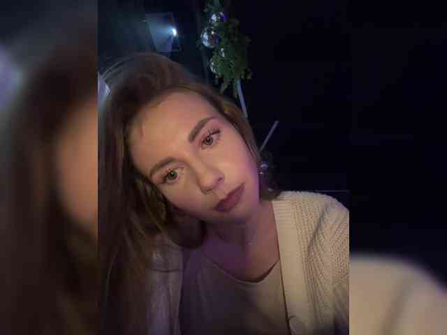 -VikkiL0vesCheese- Sex Cam Show