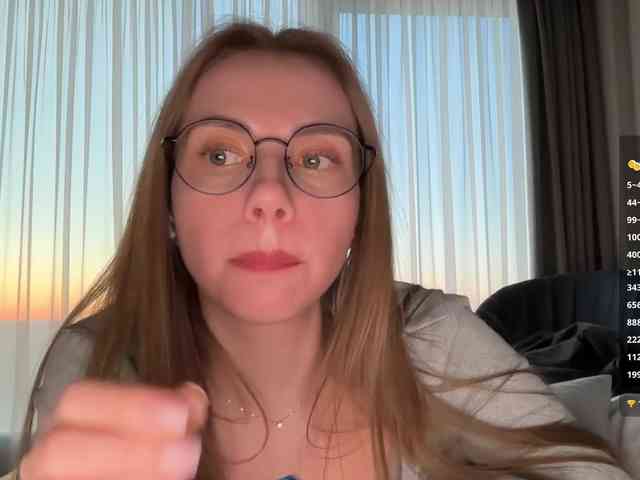 VikkiExtraCheese webcam