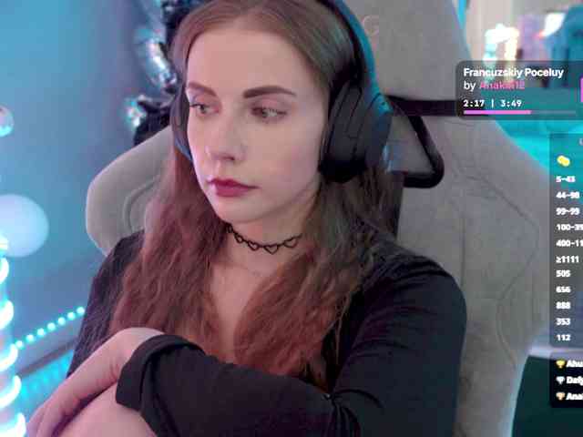 VikkiExtraCheese webcam