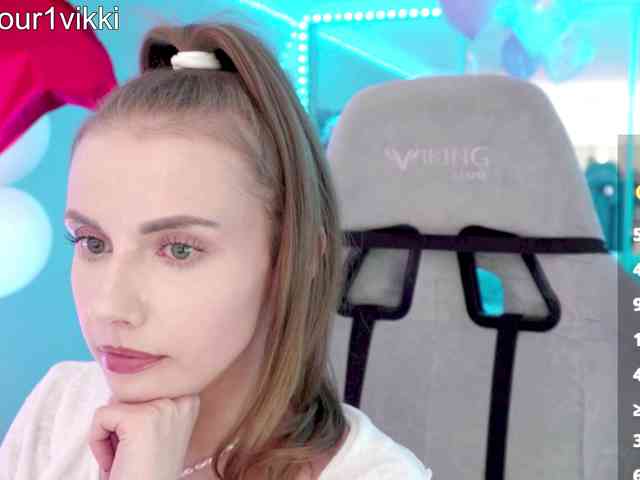 VikkiExtraCheese webcam