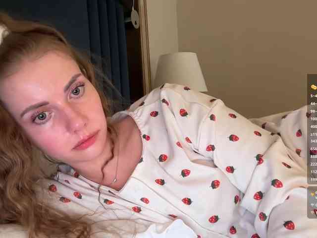 VikkiExtraCheese webcam