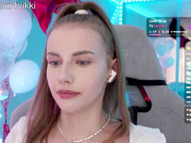 VikkiExtraCheese webcam