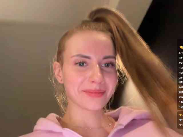 VikkiExtraCheese webcam